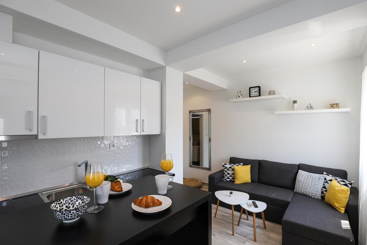 Apartments Siblings Mokosica Bagian luar foto