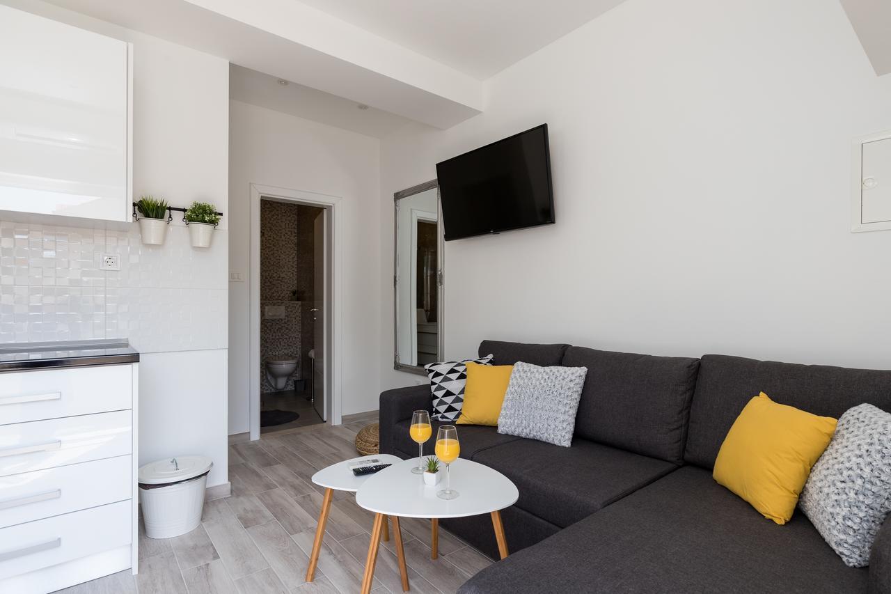 Apartments Siblings Mokosica Bagian luar foto