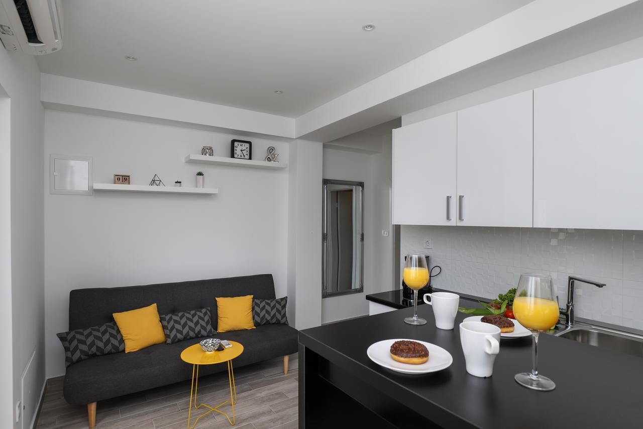 Apartments Siblings Mokosica Bagian luar foto