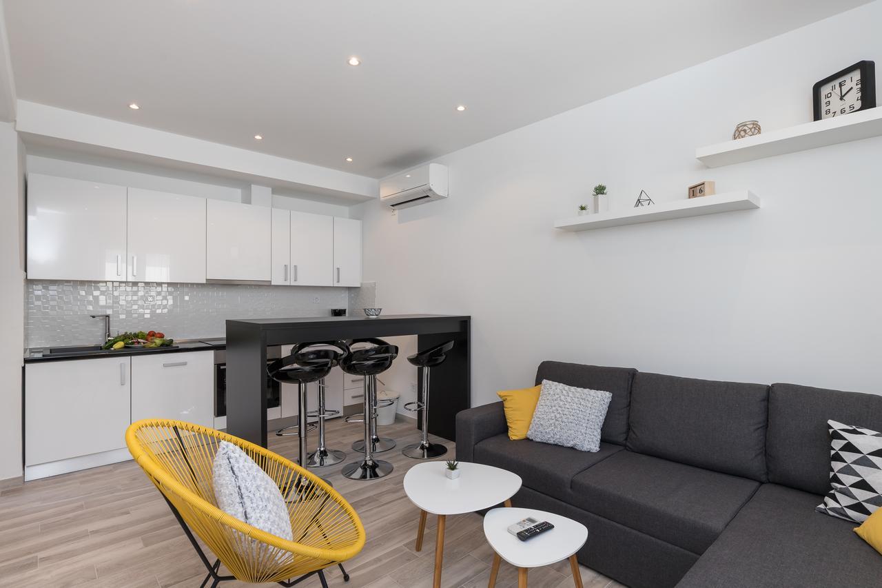 Apartments Siblings Mokosica Bagian luar foto